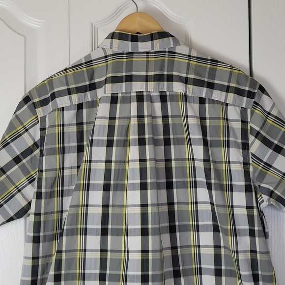 EDDIE Bauer Classic Fit Button Down Short Sleeve Shirt - Picture 3 of 7